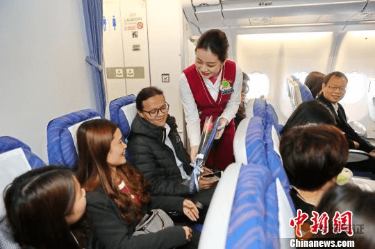 三八”妇女节近万朵厄瓜多尔玫瑰致敬南航女性乘客-图22